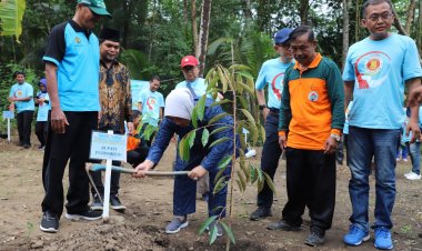Bupati Purworejo Yuli Hastuti Hadiri Penanaman Pohon bersama Muda Ganesh