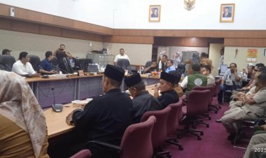 Dituding Caplok Lahan PT NSR, Ratusan Warga Segati diintimidasi dan Mengadu ke DPRD Riau