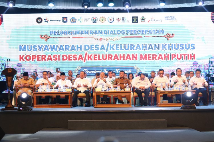 Bupati Purworejo Hadiri Peluncuran Percepatan Musdesus Koperasi Merah Putih 