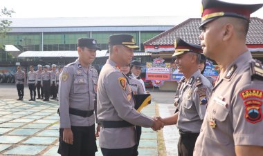Kapolres Purworejo Pimpin Lansung Upacara Korp Raport Kenaikan Pangkat Periode 1 Juli 2025