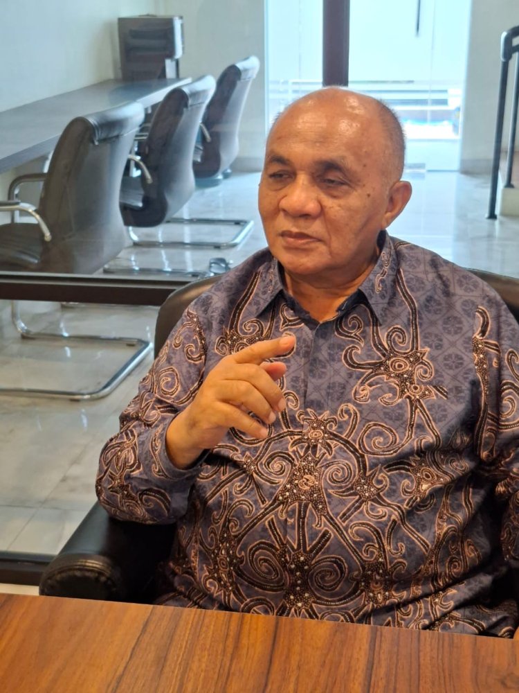 LAK RIAU,KORUPSI DI DPRD RIAU Rp 300 M,TINGKAT WASPADA.