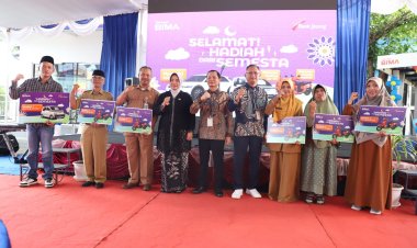 Pemotongan Tumpeng Tandai Peringatan Hari Kartini