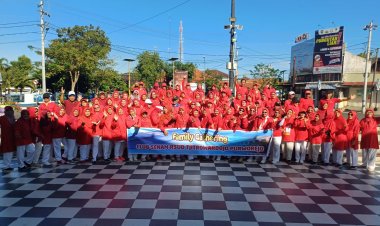 Peringati Hari Lansia Nasional, Club Senam RSUD dr. Tjitrowardojo Purworejo Adakan Senam Bersama di Alun- alun Kota