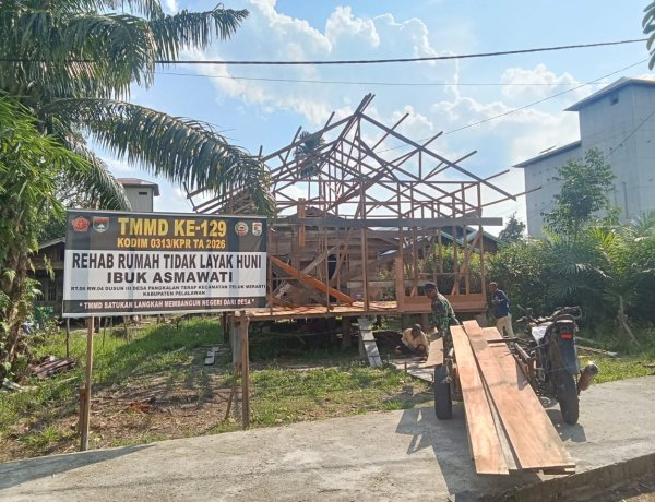 Harapan Ibu Asmawati: Bedah RTLH TMMD Ke-129 Kodim 0313/KPR Capai Progres 35 Persen