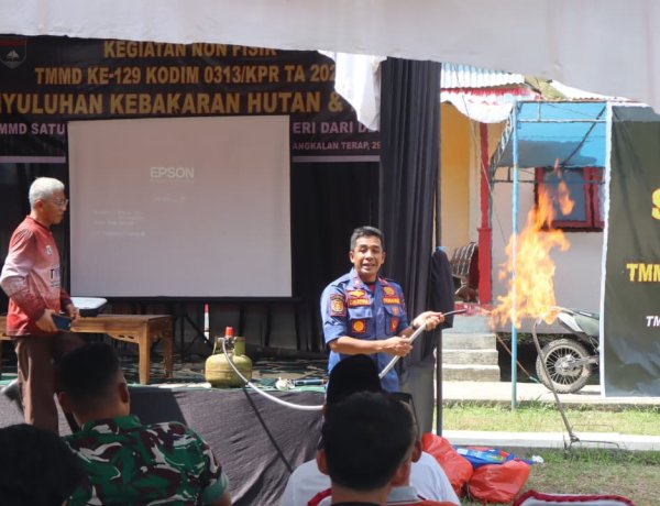 Sasaran Non Fisik, Tim Satgas TMMD Ke 129 Kodim 0313/KPR Berikan Penyuluhan Cegah Kebakaran Sejak Dini Di Desa Pangkalan Terap