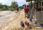 Sasaran Ketiga TMMD Ke-129, Babinsa Koramil 03/Bunut Dampingi Pembuatan Pondasi Tower Air Bersih di Desa Delik