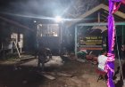 Semangat Gotong Royong Menerobos Malam, Pembangunan MCK Dusun 1 Terus Dipacu   Satgas TMMD Ke 129 Kodim 0313/KPR