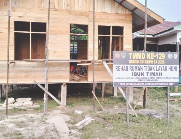 TMMD ke-129 Kodim 0313/KPR: Gotong Royong Kerjakan Pembangunan MCK Masjid Al-Hijrah di Dusun 1 Capai Progres 70 Persen