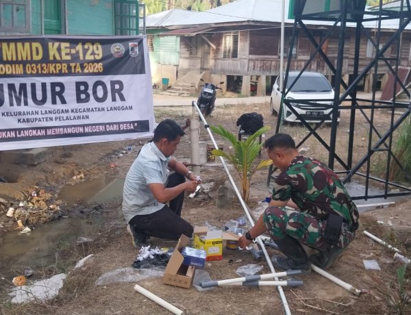 Siap Manfaatkan Air Bersih, Pembangunan Sumur Bor TMMD ke-129 Kodim 0313/KPR di Musholla Alfaizin Rampung 100 Persen